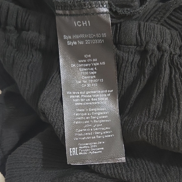 Chic Black Ruffle Blouse - Picture 5 of 6